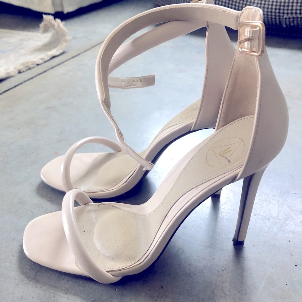 Strappy heel size 7.5